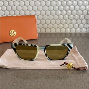 Tory Burch Subglasses